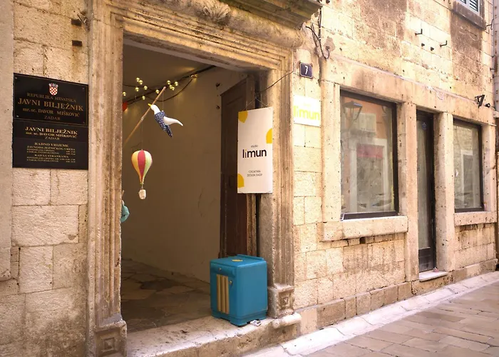 Abc Center Old Town *